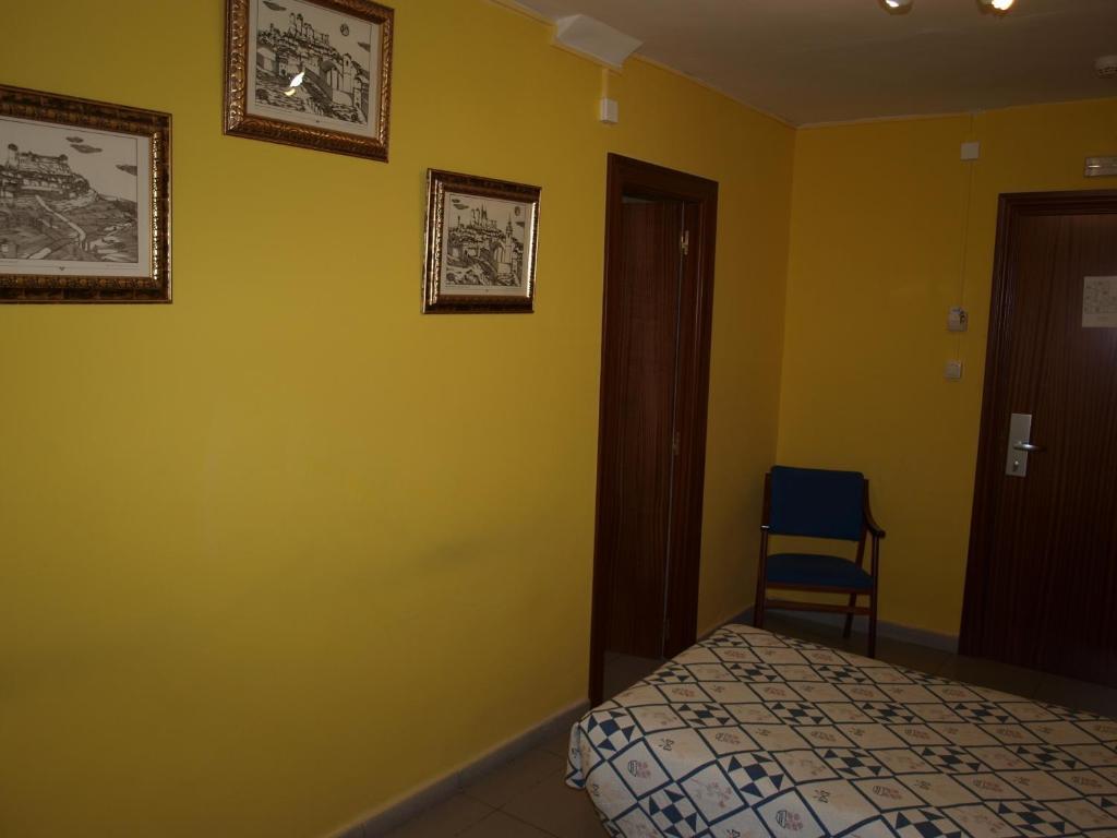 Hostal San Jorge Сарагоса Стая снимка
